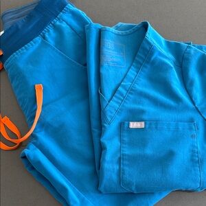 Figs Alpine Blue Scrub Set